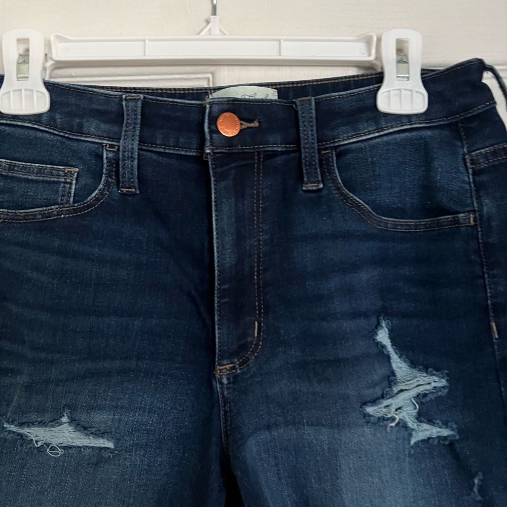 Universal Thread Size 8 Distressed Denim High Rise Midi Women's Shorts - Picture 3 of 6